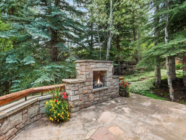 Luxurious Ski-In/Ski-Out Snowmass Chalet with Stunning Mountain Views